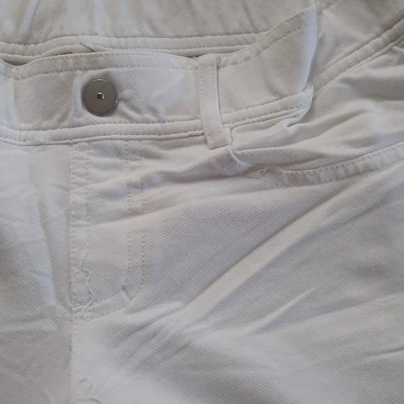 White Fila capris - Picture 3 of 13